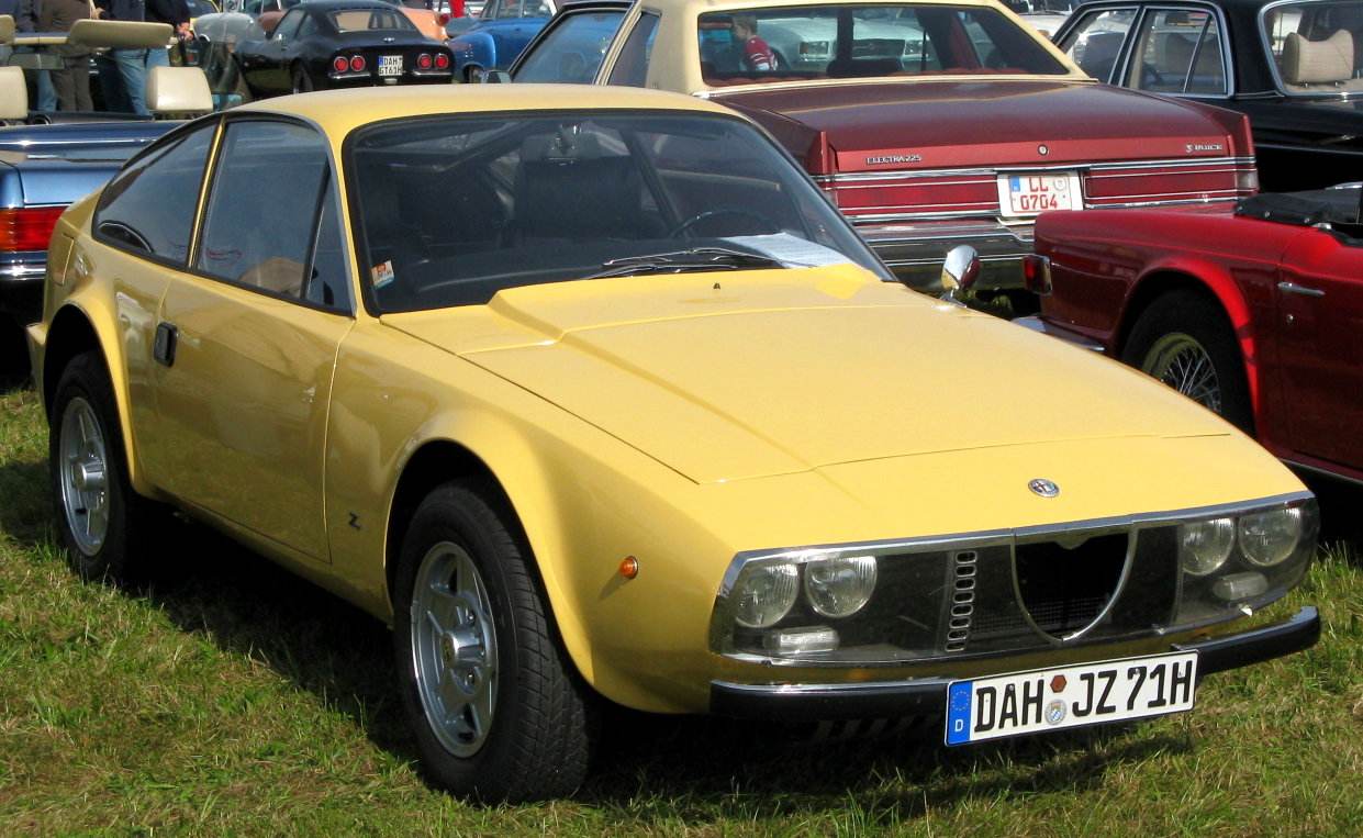 MHV_Alfa_Romeo_Junior_Zagato_1300_1971_01.jpg