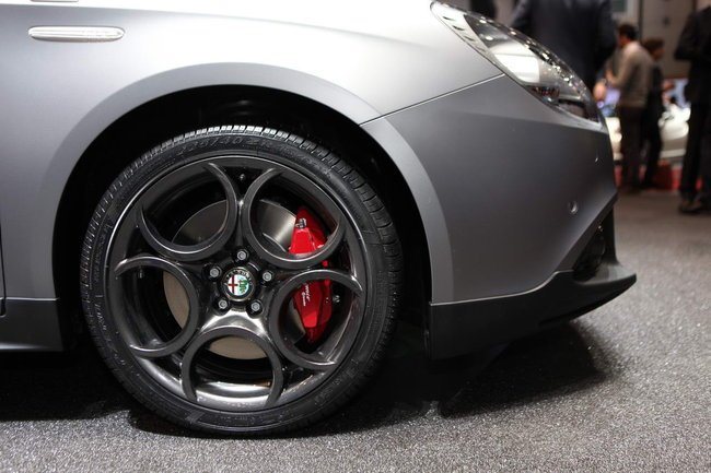 nuova-giulietta-quadrifoglio-verde-al-salone-di-ginevra-2014_5.jpg