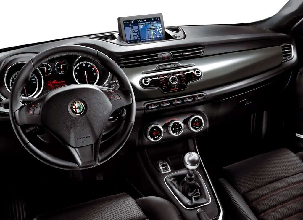 plancia-e-interni-alfa-romeo-giulietta.jpg