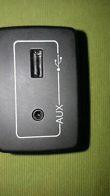 Presa-Usb-E-Aux-Originale-Fiat-Lancia.jpeg