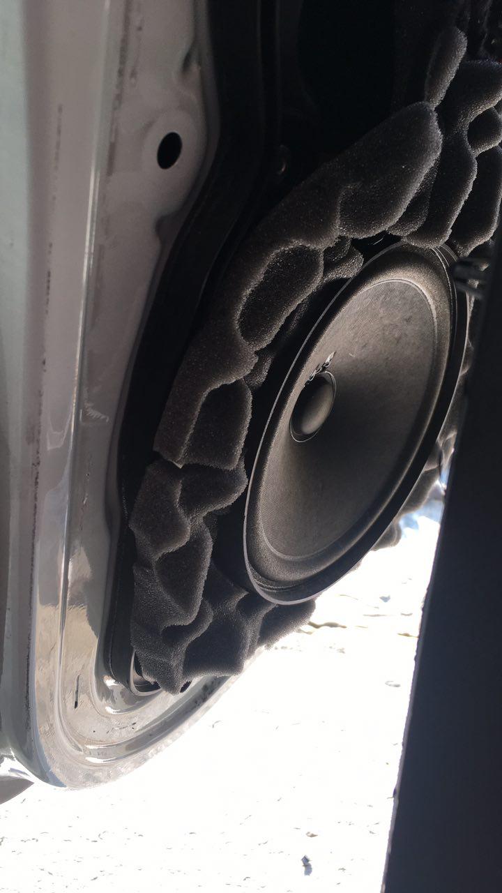 rEBEyna.jpg rEBEyna.jpg