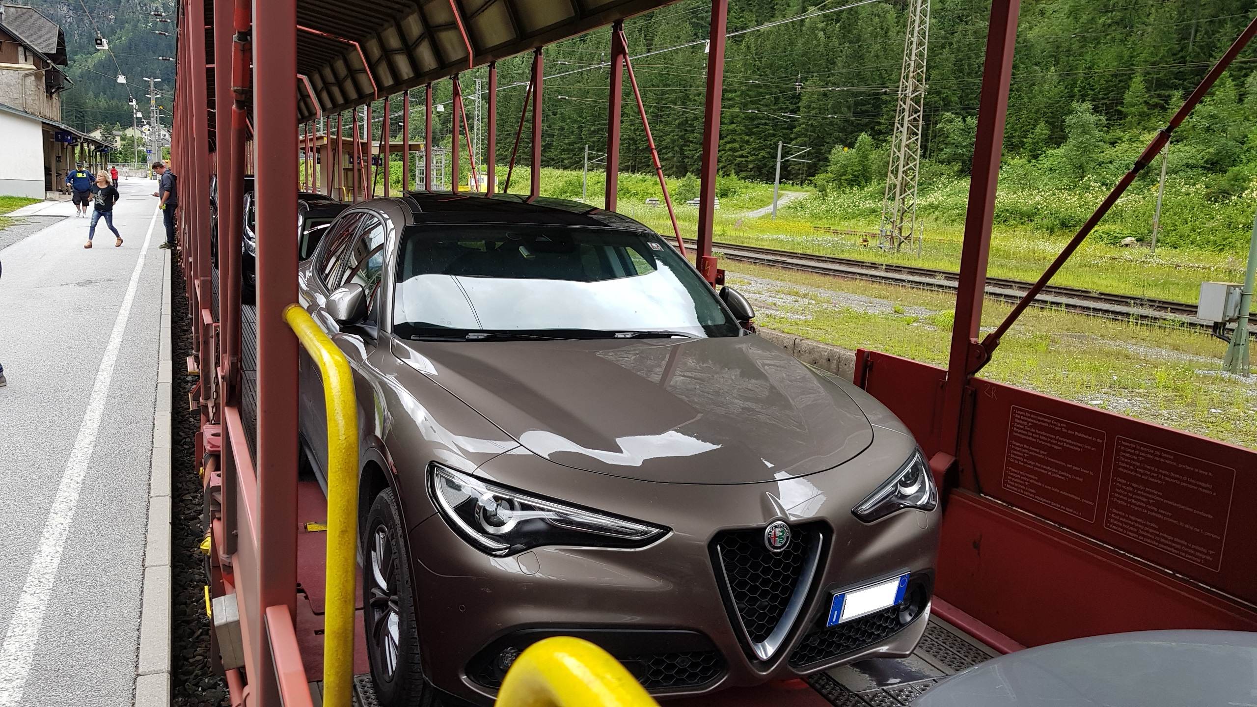 Stelvio pianale.jpg