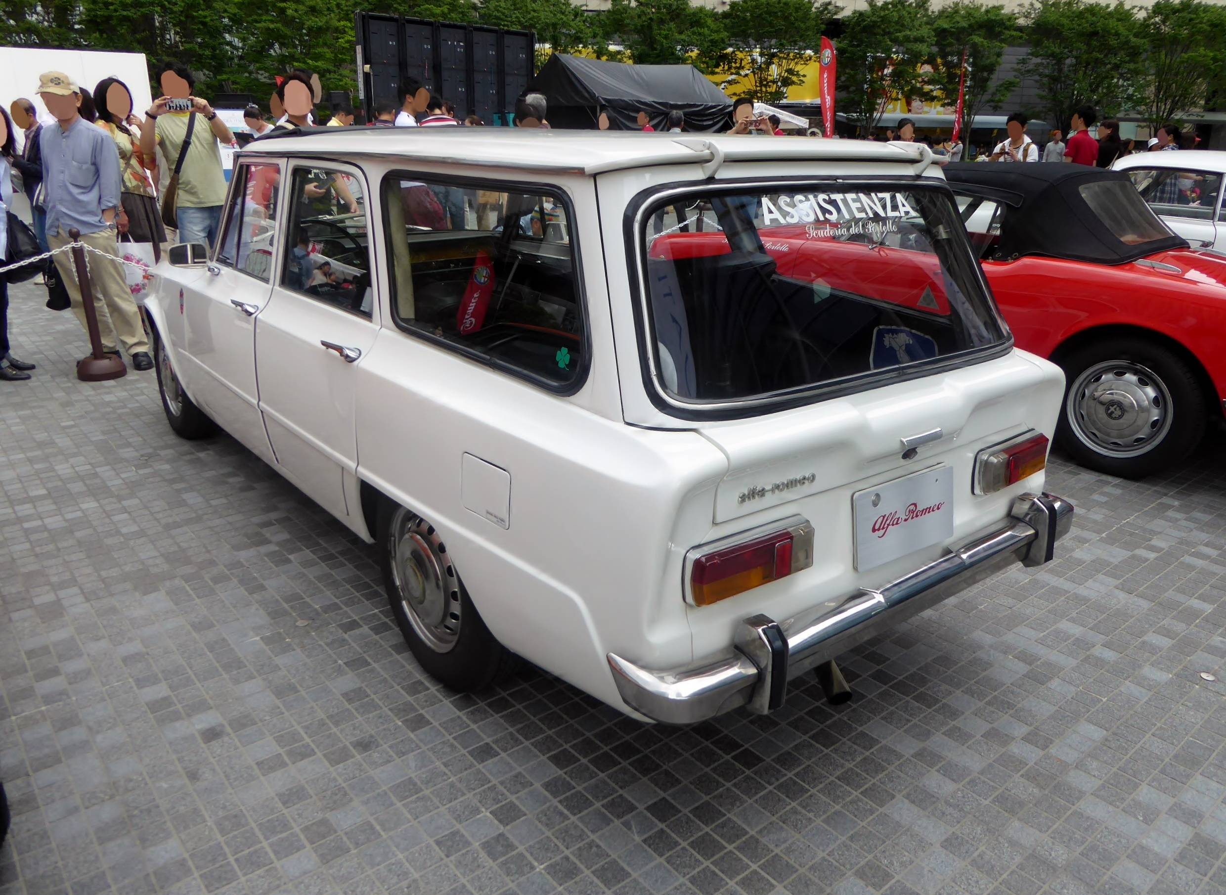 The_rearview_of_Alfa_Romeo_Giulia_Giardinetta.jpeg