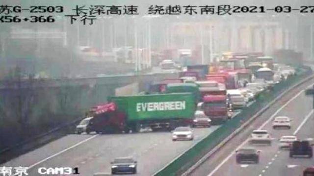 tir_blocca_traffico_cina_640_ori_crop_master__0x0_640x360.jpg