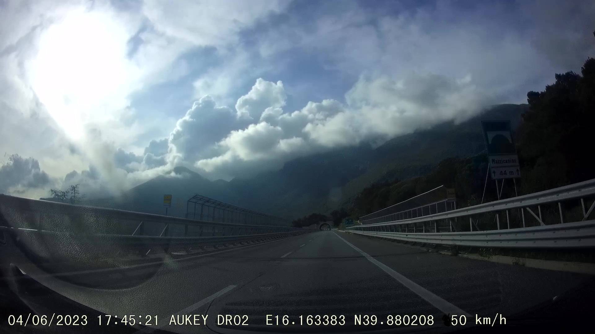 vlcsnap-2023-06-13-14h08m59s504.jpg