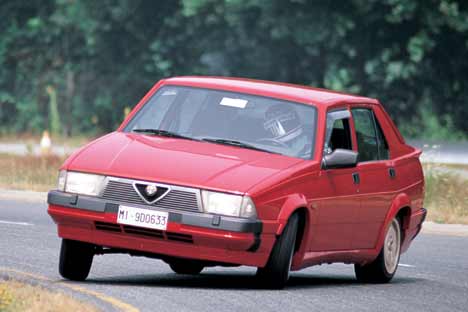 www.alfaromeo75.it_file_images_75_203.0_20V6_20derapata.jpg