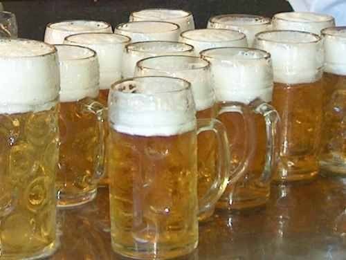 www.leggievai.it_wp_content_photos_oktoberfest_festa_birra.jpg