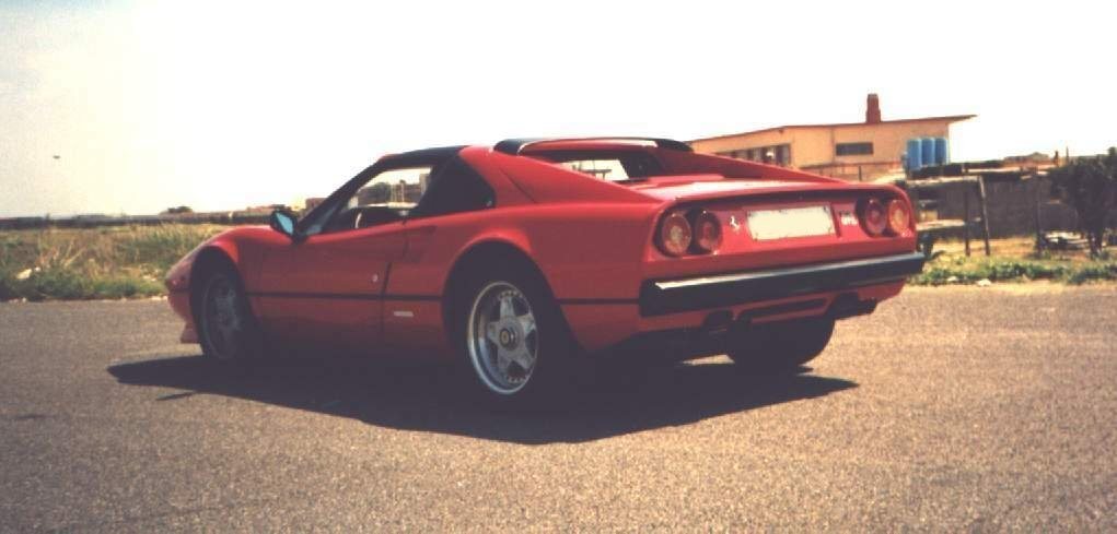 www.motorimania.it_auto_navigatori_images_ferrari208_ferrari_208_gts.jpg