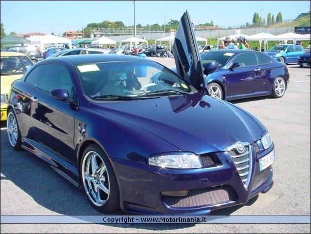 www.motorimania.it_manifestazioni_autokitshow2006_images_Alfa_gt_tuning_1.JPG
