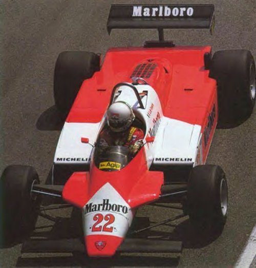 www.spideralfaromeo.it_images_1982decesarisAR182b.jpg
