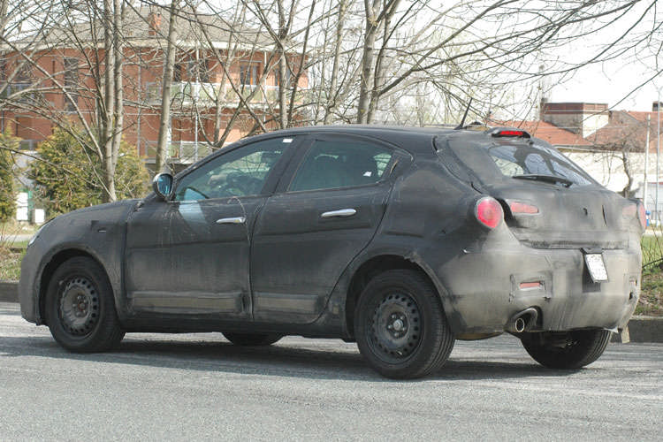 put.edidomus.it_auto_mondoauto_attualita_foto_188217_7285_big_AR149_03.jpg
