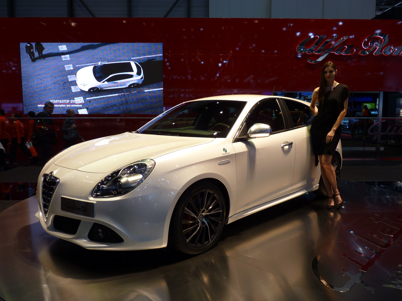 www.blogcdn.com_es.autoblog.com_media_2010_03_giuliettagin00.jpg