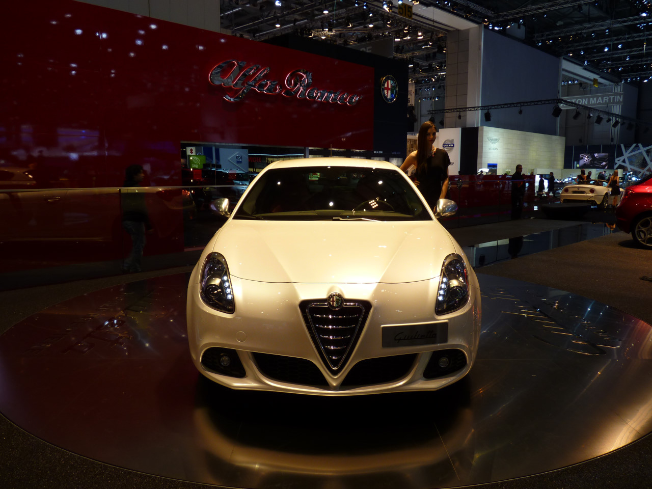 www.blogcdn.com_es.autoblog.com_media_2010_03_giuliettagin01.jpg