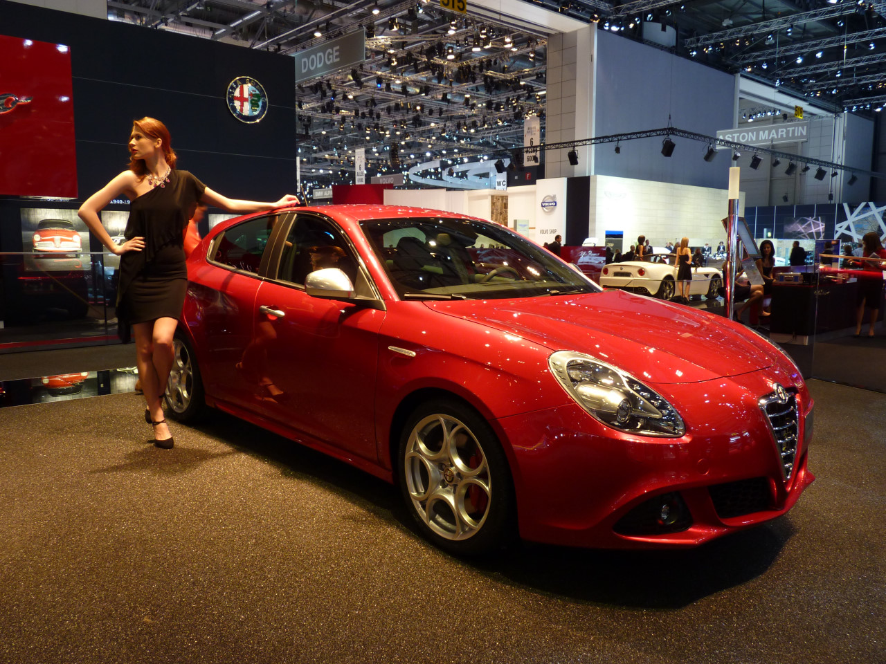 www.blogcdn.com_es.autoblog.com_media_2010_03_giuliettagin07.jpg