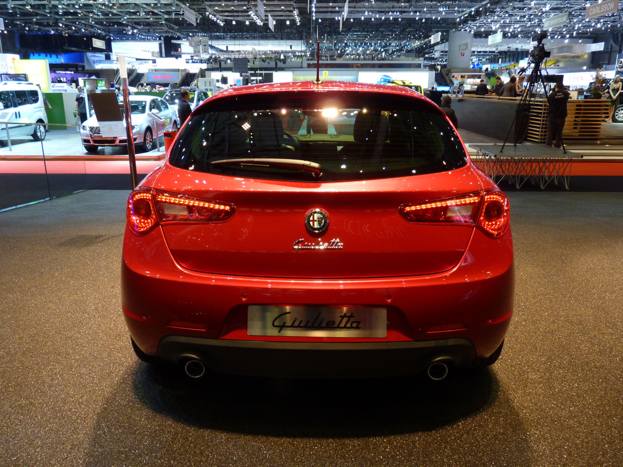 www.blogcdn.com_es.autoblog.com_media_2010_03_giuliettagin10.jpg
