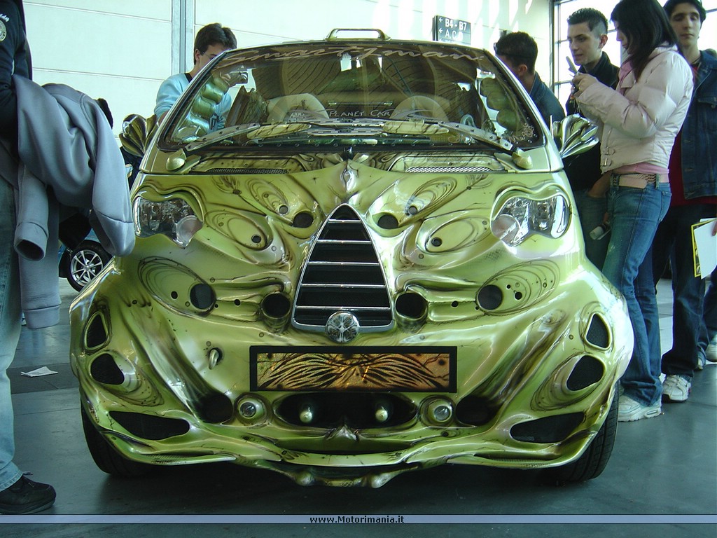 www.motorimania.it_myspecialcar2005_images_car_tuning_02388.JPG