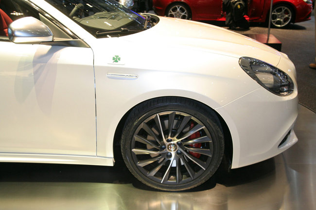 www.omniauto.it_awpImages_photogallery_2010_10829_photos650_ala7c9e762e58d013ffa1bf585790888f4.jpg