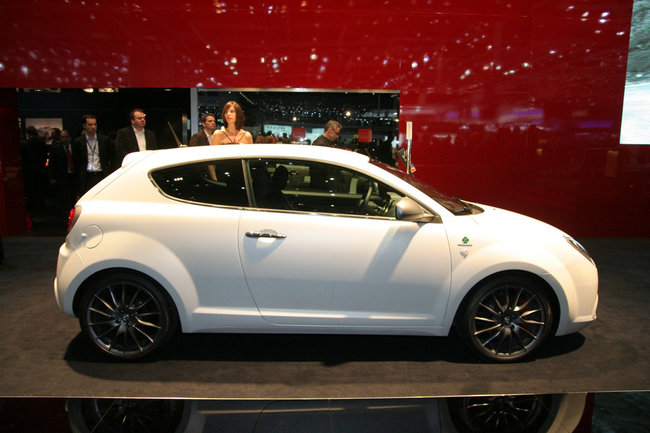 www.omniauto.it_awpImages_photogallery_2010_10829_photos650_alb29a983d694f6c1dc5265c3fc15037aa.jpg