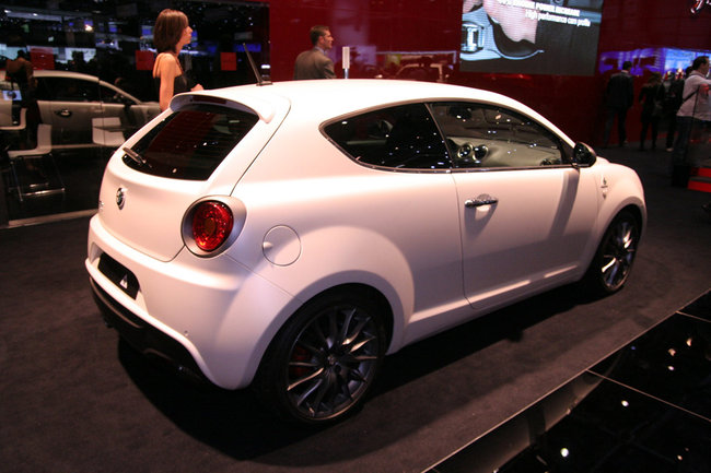 www.omniauto.it_awpImages_photogallery_2010_10829_photos650_aleb87c876a9755391c28c0043facc80a2.jpg