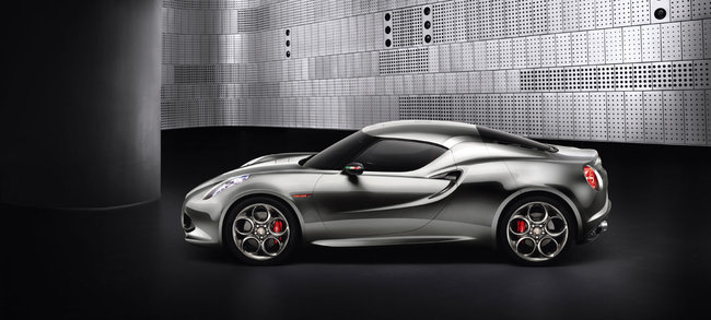 www.omniauto.it_awpImages_photogallery_2011_14157_photos650_alfa_romeo_4c_concept_fluid_metal_3.jpg