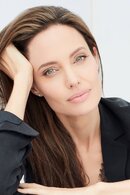 Angelina%20Jolie%20%C2%A9%20Alexei%20Hay%20Netflix.jpg