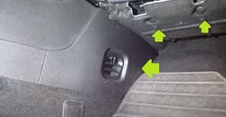 copertura in panno sotto il cassetto portaoggetti..jpg