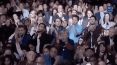 applausi-collettivi-standing-obation.gif