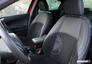 www.patentati.it_blog_foto_alfa_romeo_giulietta_jtdm_150cv_dettaglio_badge_alfa_sui_sedili.jpg
